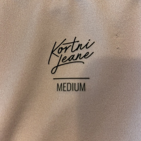 KORTNI JEANE womens size M swimsuit tie-up-front bottoms in gray. - Picture 8 of 10